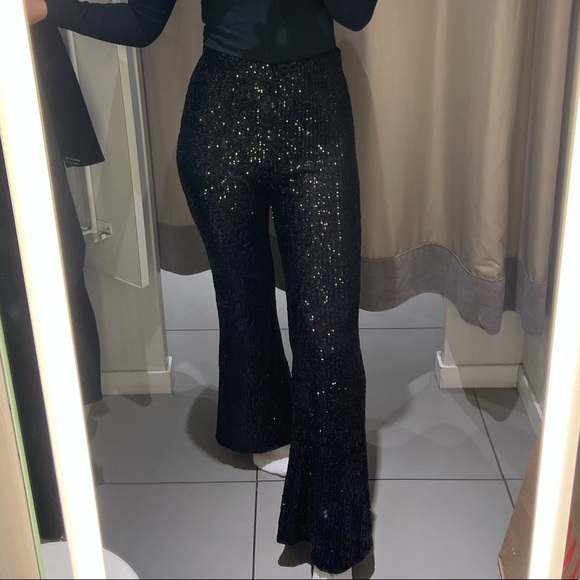 Black sequin flare pants with an elastic band - Picture 4 of 4